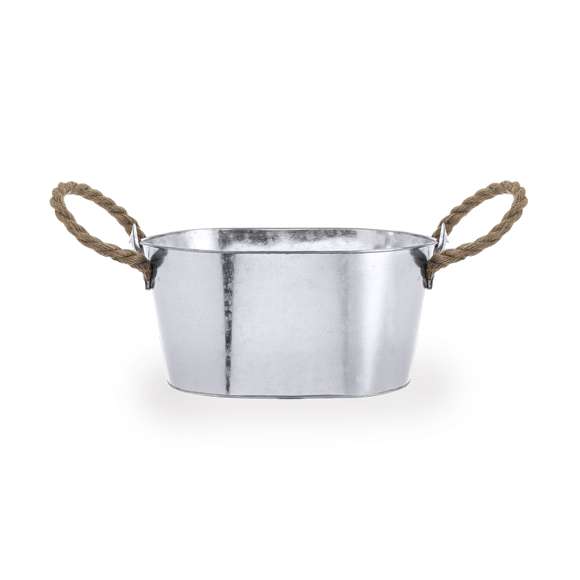 Fantástico cubo metálico de 6l de capacidad para conservar bebidas frías. Fusión perfecta entre estilo y utilidad por sus abridores fijos en los extremos y una gran capacidad. De diseño robusto, con asas de cuerda para fácil transporte.