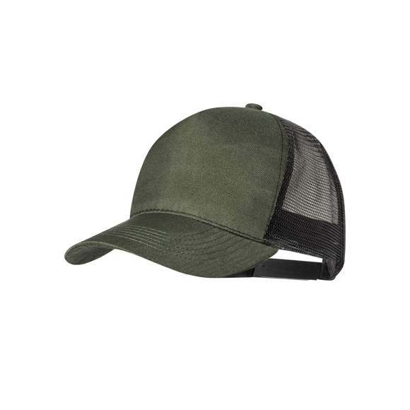 Gorra de 5 paneles en poliéster RPET con rejilla y cierre ajustable de plástico con diseño de camuflaje o verde militar. Etiqueta distintiva de RPET. El material RPET se elabora a partir de plástico reciclado, para así fomentar la reutilización de residuos plásticos y ayudar a la sostenibilidad del planeta.