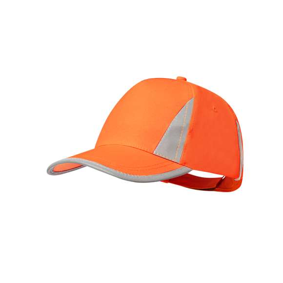 Gorra de 5 paneles en suave poliéster. Cierre de velcro reflectante ajustable en la parte trasera. En color amarillo flúor o naranja con detalles reflectantes en visera, parte frontal y trasera.