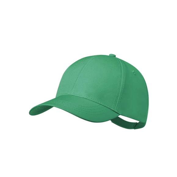 Gorra de 6 paneles en poliéster RPET. Ajustable por el cierre de velcro y disponible en variada gama de colores. Etiqueta distintiva de RPET. El material RPET se elabora a partir de plástico reciclado, para así fomentar la reutilización de residuos plásticos y ayudar a la sostenibilidad del planeta.