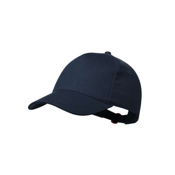Gorra de 5 paneles en 100% algodón reciclado de suave acabado. Con cierre ajustable de hebilla y orificios de ventilación bordados. Disponible en variada gama de colores, con logotipo en etiqueta.