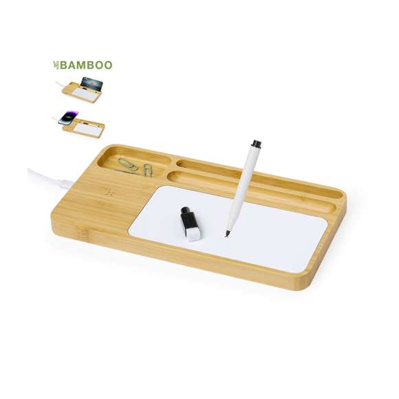 Cargador organizador inalámbrico 15W de línea nature. Con función soporte para smartphone y compartimento extra para objetos. Pizarra para notas integrada y rotulador en tinta negra con borrador en la capucha. Amplia superficie de marcaje y presentado en caja individual de diseño eco en cartón kraft. Disponible manual de instrucciones en español e inglés.Materiales como el bambú fomentan la utilización de materias primas naturales, reduciendo las emisiones contaminantes. Proviene de una planta de gran resistencia y versatilidad, con crecimiento y regeneración rápidos, siendo una excelente alternativa al uso de madera tradicional.Fabricado conforme a los estándares RoHS y en cumplimiento con los siguientes requisitos de seguridad: Sistema de protección contra sobrecalentamiento. Sistema de protección contra sobrecarga. Sistema de bloqueo para evitar cortocircuitos.