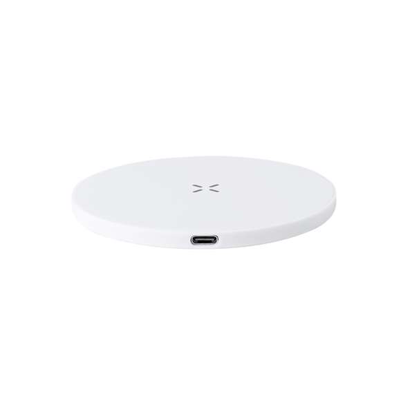 Cargador inalámbrico 15W de diseño circular fabricado en RABS. Compatible con dispositivos equipados con tecnología de carga inalámbrica Qi. Base antideslizante, con cable cargador Tipo C incluido. Presentado en caja individual de diseño kraft, con manual de instrucciones en español e inglés.El RABS es un plástico altamente reciclable de gran resistencia y con multitud de aplicaciones que lo convierten en una solución eco-friendly. Con certificación RCS, que garantiza el origen reciclado del mismo.Fabricado conforme a los estándares RoHS y en cumplimiento con los siguientes requisitos de seguridad:Sistema de protección contra sobrecalentamiento.Sistema de protección contra sobrecarga.Sistema de bloqueo para evitar cortocircuitos.