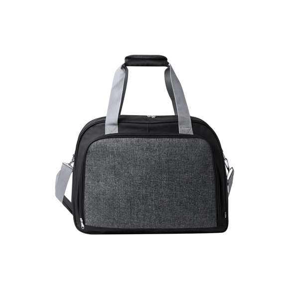 Bolso de gran capacidad fabricado en resistente RPET 600D. Cuenta con cierre de cremallera de doble asa de mano con cierre de velcro, y un bolsillo frontal con cierre de cremallera. Dispone de asa ajustable para un cómodo transporte con enganche y doble asa con cierre de velcro. Disponible en varios colores. Incluye etiqueta distintiva de RPET. Presentado en una bolsa individual reciclada.El material RPET se elabora a partir de plástico reciclado, para así fomentar la reutilización de residuos plásticos y ayudar a la sostenibilidad del planeta.