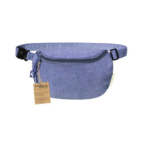 Riñonera fabricada en algodón 100% reciclado GRS de 220g/m2. Cuenta con un bolsillo central con cierre de doble cremallera y una cinta ajustable con cierre de clip. Disponible en una variada gama de colores y con logotipo algodón reciclado en la etiqueta exterior. Disponible certificación GRS (Global Recycled Standard / Estándar de Reciclaje Global), que garantiza el origen reciclado del material usado para fabricar el producto.