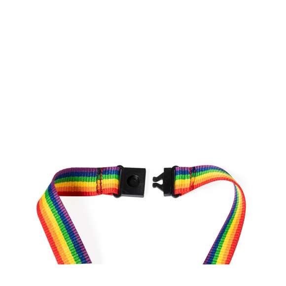 Lanyard Rainbow multicolor, fabricado en suave poliéster. Con mosquetón metálico giratorio y accesorio de seguridad en el cuello. Todo un orgullo de lanyard.