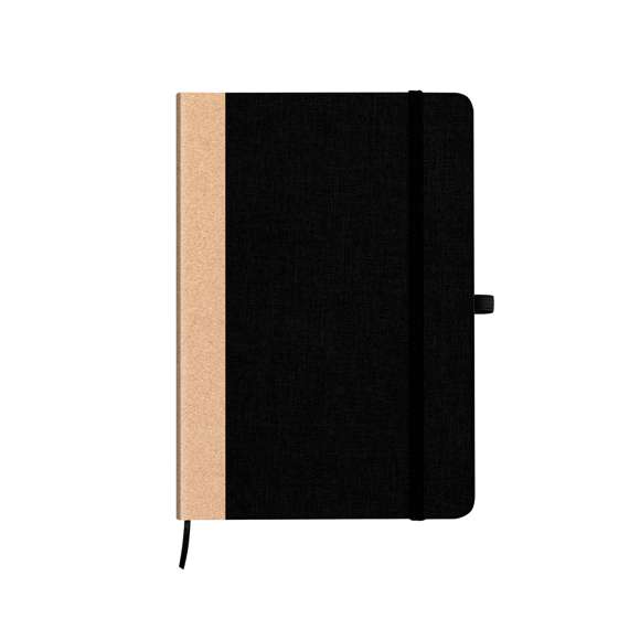 Bloc de notas con tapas rígidas fabricadas en RPET, con el lomo en corcho. Incluye interior con 80 hojas lisas, marcapáginas, elástico de cierre y soporte para bolígrafo a juego. logotipo RPET en contraportada y disponible en elegantes colores. Presentado en una bolsa individual de papel reciclado.El material RPET se elabora a partir de plástico reciclado, para así fomentar la reutilización de residuos plásticos y ayudar a la sostenibilidad del planeta.