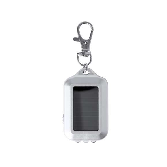 Práctico llavero linterna con carga solar, equipado con 3 luces LEDs y un botón lateral de encendido y apagado. Se recarga fácilmente gracias a su placa solar. Con gancho metálico giratorio para un cómodo transporte. Presentado en caja de diseño kraft.