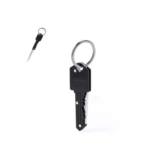 Distinguida navaja en forma de llave fabricada en aluminio y acero inox. Con anilla para llavero y hoja plegable. Presentada individualmente en caja kraft.