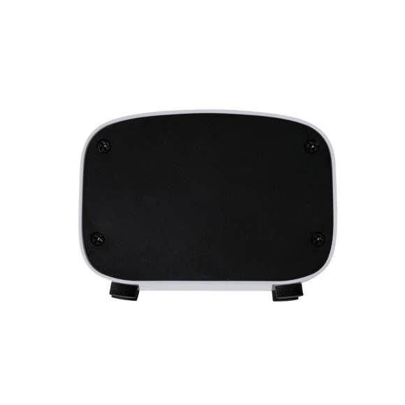 Compacto altavoz con estilo vintage en forma de radio de época y 3W de potencia. Con conexión Bluetooth para disfrutar de la libertad inalámbrica, reproduciendo la música y aportando estilo al mismo tiempo. Con indicadores luminosos, ranura para tarjetas Micro SD de hasta 64 GB y batería de 500 mAh. Presentado en atractiva caja de diseño kraft, con manual de instrucciones en español e inglés.