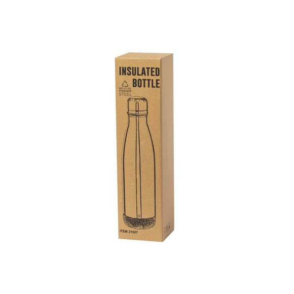 Bidón térmico de doble capa en Acero Inox Reciclado en 500 ml de capacidad. De acabado plata, con tapón a rosca a juego y base en corcho natural. Con logotipo Acero Inox Reciclado, libre de BPA y presentado en caja individual de diseño kraft.El acero es uno de los materiales más demandados y que puede encontrarse casi en todas partes, desde productos de uso diario a grandes construcciones. Con innumerables propiedades, entre las que cabe destacar la durabilidad y su alto grado de reutilización, convirtiéndolo en una alternativa muy valorada en soluciones de sostenibilidad. Debidamente tratado, permite obtener nuevos recursos de infinita utilización.