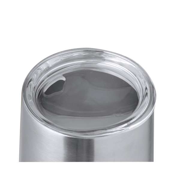 Vaso térmico fabricado en acero inox reciclado, con doble pared y 340 ml de capacidad. Incluye tapa transparente con cierre a presión y dosificador. Es ideal para tener en tu escritorio, mesa o en cualquier superficie donde disfrutar tranquilamente de tu bebida favorita. Con logotipo Acero Inox Reciclado. El acero es uno de los materiales más demandados y que puede encontrarse casi en todas partes, desde productos de uso diario a grandes construcciones. Con innumerables propiedades, entre las que cabe destacar la durabilidad y su alto grado de reutilización, convirtiéndolo en una alternativa muy valorada en soluciones de sostenibilidad. Debidamente tratado, permite obtener nuevos recursos de infinita utilización.