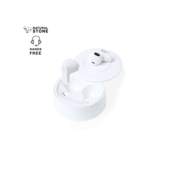 Auriculares intraurales fabricados con extractos de piedra natural en combinación con resistente ABS. Con conexión Bluetooth 5.3 y batería integrada de litio, con 30 mAh en cada auricular. De diseño ergonómico, con botón de control táctil en el auricular y función manos libres. Base de 250 mAh de capacidad e indicador LED de estado de carga, con cable de carga Tipo C incluido. Presentación en caja individual de diseño kraft, con manual de instrucciones en español e inglés.Fabricados con extractos de piedra natural, ayudando a la reducción del uso de plásticos, además de proporcionar un acabado suave y resistente.Las capacidades mostradas en todas nuestras baterías auxiliares externas son reales, incorporando todas ellas baterías de grado A y no recicladas, con una vida útil de al menos 500 ciclos de carga y según normativa CE.Además, están fabricados conforme a los estándares RoHS y en cumplimiento con los siguientes requisitos de seguridad:Sistema de protección contra sobrecarga del power bank.Sistema de protección contra descarga completa que proporciona una mayor durabilidad del power bank.Sistema de bloqueo para evitar cortocircuitos.Sistema de transferencia de carga constante, acorde con la capacidad del dispositivo de destino.