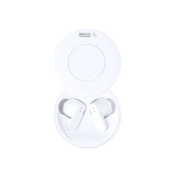 Auriculares intraurales fabricados con extractos de piedra natural en combinación con resistente ABS. Con conexión Bluetooth 5.3 y batería integrada de litio, con 30 mAh en cada auricular. De diseño ergonómico, con botón de control táctil en el auricular y función manos libres. Base de 250 mAh de capacidad e indicador LED de estado de carga, con cable de carga Tipo C incluido. Presentación en caja individual de diseño kraft, con manual de instrucciones en español e inglés.Fabricados con extractos de piedra natural, ayudando a la reducción del uso de plásticos, además de proporcionar un acabado suave y resistente.Las capacidades mostradas en todas nuestras baterías auxiliares externas son reales, incorporando todas ellas baterías de grado A y no recicladas, con una vida útil de al menos 500 ciclos de carga y según normativa CE.Además, están fabricados conforme a los estándares RoHS y en cumplimiento con los siguientes requisitos de seguridad:Sistema de protección contra sobrecarga del power bank.Sistema de protección contra descarga completa que proporciona una mayor durabilidad del power bank.Sistema de bloqueo para evitar cortocircuitos.Sistema de transferencia de carga constante, acorde con la capacidad del dispositivo de destino.