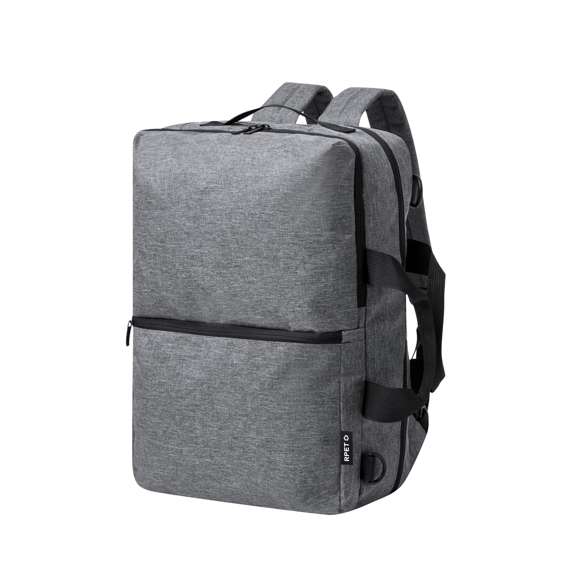 Mochila portadocumentos confeccionada en resistente 600D RPET. Presenta un diseño urbano que incorpora un bolsillo central con cierre de cremallera, y doble tirador. Con interior acolchado para portátil de hasta 15 pulgadas, bolsillo adicional con cierre de doble cremallera y bolsillo frontal. Sus cintas de hombros y la espalda están acolchadas y son ajustables para mayor comodidad. Ofrece tres modalidades de transporte: como mochila, gracias a las tiras de hombros colchadas; como portadocumentos, gracias a su asa de transporte acolgada; y como bandolera gracias a su asa larga ajustable. Está disponible en tres elegantes colores y se presenta de manera sofisticada en una bolsa individual reciclada.El material RPET se elabora a partir de plástico reciclado, para así fomentar la reutilización de residuos plásticos y ayudar a la sostenibilidad del planeta.