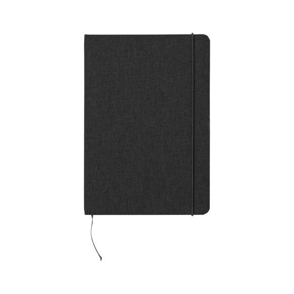 Bloc de notas con tapas rígidas fabricadas en RPET. Interior con 80 hojas lisas. Incluye marcapáginas, con logotipo RPET en la contraportada. Disponible en elegantes colores y presentado individualmente en bolsa reciclada. El material RPET se elabora a partir de plástico reciclado, para así fomentar la reutilización de residuos plásticos y ayudar a la sostenibilidad del planeta.