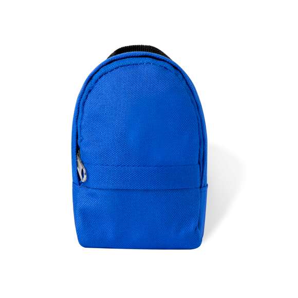 Original monedero en forma de mochila, con bolsillo de cierre de cremallera, cintas y con práctico mosquetón para poder enganchar fácilmente. Fabricado en resistente poliéster 600D y disponible en varios colores.