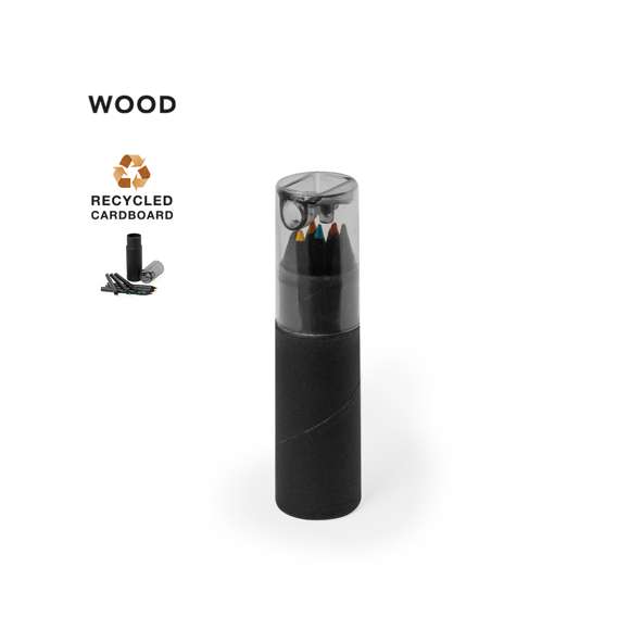 Set de 6 lápices de madera acabada en color negro, con cuerpo hexagonal y minas en varios colores. Presentados en estuche cilíndrico de cartón reciclado negro, con capucha transparente a juego y sacapuntas integrado.