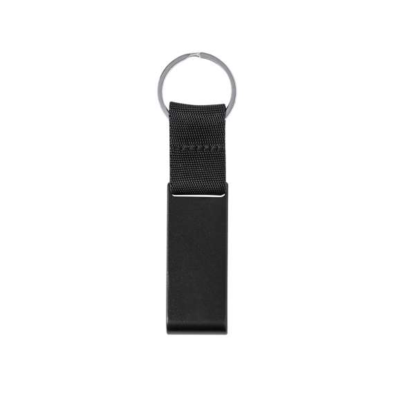 Llavero soporte fabricado en Aluminio Reciclado, especialmente diseñado para smartphone y tablet. De acabado mate, con cinta en nylon de color negro e ideal para marcaje en láser. Disponible en amplia gama de colores, con logotipo Aluminio Reciclado grabado y presentado individualmente en bolsa reciclada. El Aluminio Reciclado es un material con posibilidades de reciclaje casi infinitas, sin perder sus propiedades originales y consumiendo menos energía en este proceso.Certificación GRS (Global RecycLED Standard / Estándar de Reciclaje Global), que garantiza el origen reciclado del material usado para fabricar el producto.