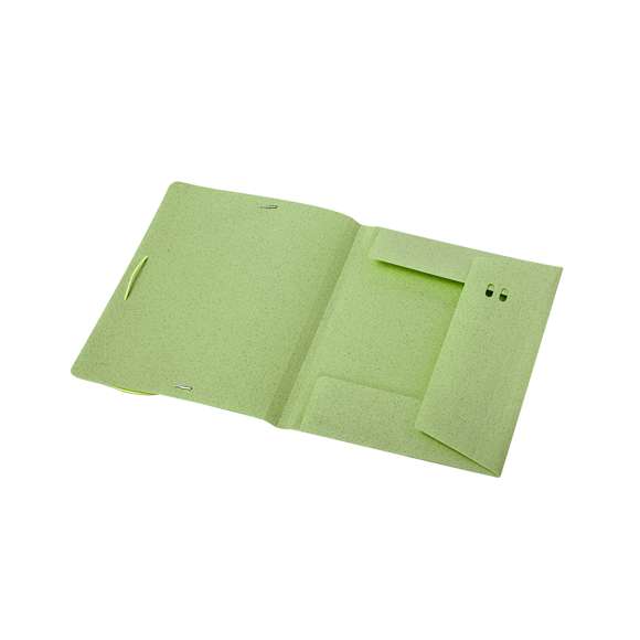 Carpeta fabricada a partir de caña de trigo. Tapa flexible, con interior especial para sujetar los folios y banda elástica de cierre. Disponible en varios colores.La caña de trigo fomenta la utilización de materias primas naturales, reduciendo así las emisiones contaminantes.