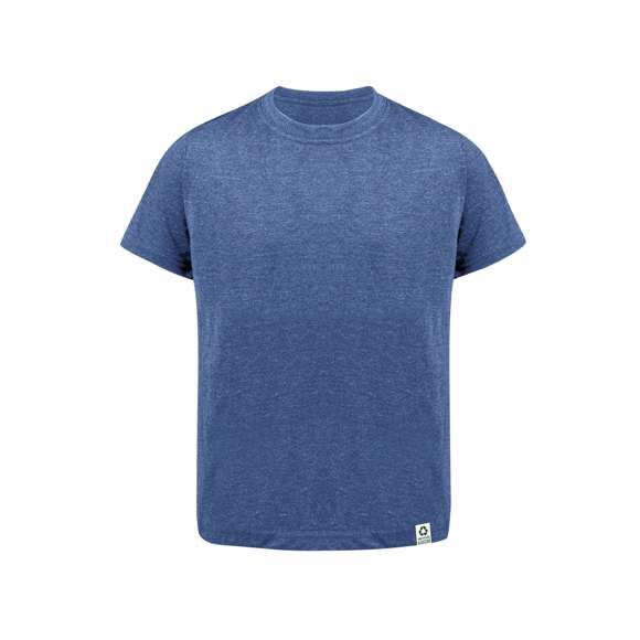 Camiseta para niño fabricada en material 60% algodón reciclado en combinación con RPET, tejido Single Jersey de 150g/m2. Disponible en variada gama de colores, con logotipo reciclado en etiqueta y en tallas 4-5, 6-8, 10-12.El material RPET se elabora a partir de plástico reciclado, para así fomentar la reutilización de residuos plásticos y ayudar a la sostenibilidad del planeta.