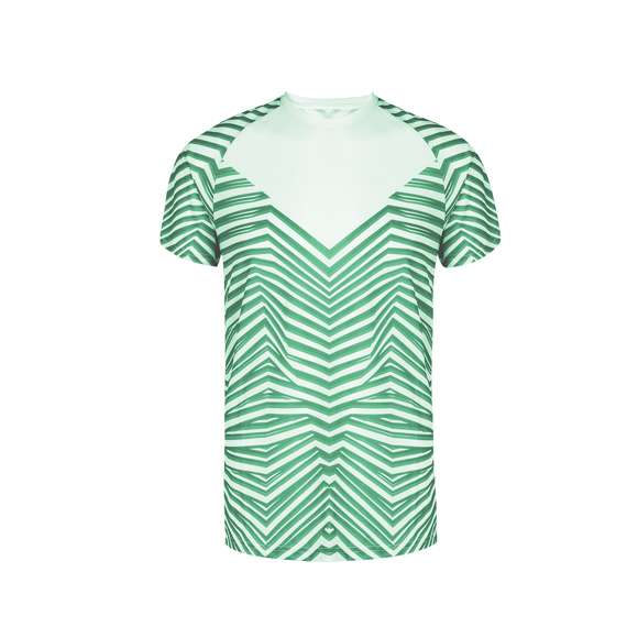 Camiseta técnica para adulto en poliéster de 135g/m2, transpirable y de suave tacto. Con innovador estampado a rayas y una zona lisa en el pecho para personalización. Con manga ranglán y cuello redondo. Disponible en variada gama de colores y en tallas XS, S, M, L, XL, XXL.