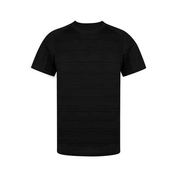 Camiseta técnica unisex con original diseño a rayas, en combinación con tejido transpirable microperforado en axilas y laterales. Confeccionada en suave material 100% poliéster de 135g/m2, siendo una camiseta muy cómoda, ligera y transpirable; ideal para la práctica de deporte y también como prenda de uso diario. De corte moderno, manga ranglán y cuello redondo, con doble costura en dobladillo y mangas de doble tejido para una mayor durabilidad y resistencia al uso intensivo. Disponible en tallas XS, S, M, L, XL y XXL.