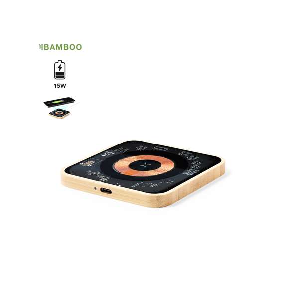 Cargador inalámbrico 15W de original diseño y superficie transparente que permite ver los componentes internos del dispositivo. Con base bambú cuadrada y compatible con dispositivos con tecnología Qi. Conexión Tipo C, con manual de instrucciones en español e inglés. Presentado en caja individual de diseño kraft.Materiales como el bambú fomentan la utilización de materias primas naturales, reduciendo las emisiones contaminantes. Proviene de una planta de gran resistencia y versatilidad, con crecimiento y regeneración rápidos, siendo una excelente alternativa al uso de madera tradicional.Fabricado conforme a los estándares RoHS y en cumplimiento con los siguientes requisitos de seguridad:Sistema de protección contra sobrecalentamiento.Sistema de protección contra sobrecarga.Sistema de bloqueo para evitar cortocircuitos.