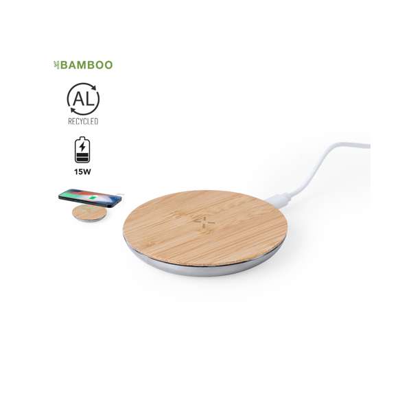 Cargador inalámbrico 15W de diseño circular, con cuerpo fabricado en Aluminio Reciclado y base de carga en bambú. Compatible con dispositivos equipados con tecnología de carga inalámbrica Qi, con cable de carga Tipo C incluido e indicador LED de estado de carga. Base antideslizante y presentado en caja individual de diseño kraft, con manual de instrucciones en español e inglés.Materiales como el bambú fomentan la utilización de materias primas naturales, reduciendo las emisiones contaminantes. Proviene de una planta de gran resistencia y versatilidad, con crecimiento y regeneración rápidos, siendo una excelente alternativa al uso de madera tradicional.El Aluminio Reciclado es un material con posibilidades de reciclaje casi infinitas, sin perder sus propiedades originales y consumiendo menos energía en este proceso.Certificación GRS (Global Recycled Standard / Estándar de Reciclaje Global), que garantiza el origen reciclado del material usado para fabricar el producto.Fabricado conforme a los estándares RoHS y en cumplimiento con los siguientes requisitos de seguridad:Sistema de protección contra sobrecalentamiento.Sistema de protección contra sobrecarga.Sistema de bloqueo para evitar cortocircuitos.
