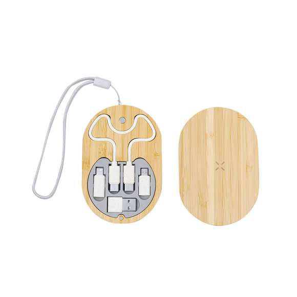 Completo conjunto de cargador inalámbrico 15W y cables cargadores. Fabricado en bambú pulido, en un original diseño de estuche con cargador inalámbrico integrado en la tapa y una base troquelada, que incluye un completo set de cables y adaptadores. Cargador compatible con dispositivos equipados con tecnología Qi. Set cables de carga con capacidad de transferencia de datos y múltiples conexiones: Micro USB, Tipo C y Lightning. 5V DC 3A. Presentado en caja diseño kraft.Materiales como el bambú fomentan la utilización de materias primas naturales, reduciendo las emisiones contaminantes. Proviene de una planta de gran resistencia y versatilidad, con crecimiento y regeneración rápidos, siendo una excelente alternativa al uso de madera tradicional.Fabricado conforme a los estándares RoHS y en cumplimiento con los siguientes requisitos de seguridad:Sistema de protección contra sobrecalentamiento.Sistema de protección contra sobrecarga.Sistema de bloqueo para evitar cortocircuitos.