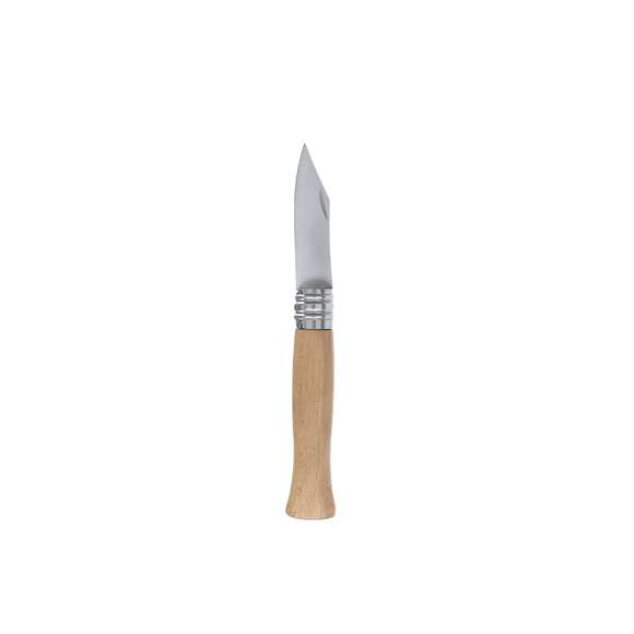 Navaja fabricada en resistente acero inox, con mango ergonómico fabricado en madera natural lacada y con anilla metálica de bloqueo. La aleación de la hoja garantiza resistencia a la corrosión y abrasión, siendo ideal para el uso frecuente con materiales duros. La hoja es de Tipo Clip, que se caracteriza por su forma puntiaguda y destaca por su versatilidad a la hora de usarla. Presentada individualmente en caja blanca.