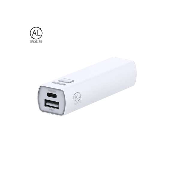 Batería auxiliar externa fabricada en aluminio reciclado, con capacidad de carga de 2600 mAh. Fácil de transportar gracias a su reducido tamaño. Con botón ON/OFF para el control de carga y conectores de entrada/salida Tipo C + salida USB. Incluye luz LED de carga y cable Tipo C. Disponible en variada gama de colores.Las capacidades mostradas en todas nuestras baterías auxiliares externas son reales, incorporando todas ellas baterías de grado A y no recicladas, con una vida útil de al menos 500 ciclos de carga y según normativa CE.El artículo está fabricado conforme a los estándares RoHS, cumpliendo con los siguientes requisitos de seguridad:Sistema de protección contra sobrecarga del dispositivo. Sistema de protección contra descarga completa que proporciona una mayor durabilidad.Sistema de bloqueo para evitar cortocircuitos.Sistema de transferencia de carga constante, acorde con la capacidad del dispositivo de destino.El aluminio reciclado es un material con posibilidades de reciclaje casi infinitas, sin perder sus propiedades originales y consumiendo menos energía en este proceso.Certificación GRS (Global Recycled Standard / Estándar de Reciclaje Global), que garantiza el origen reciclado del material usado para fabricar el producto.