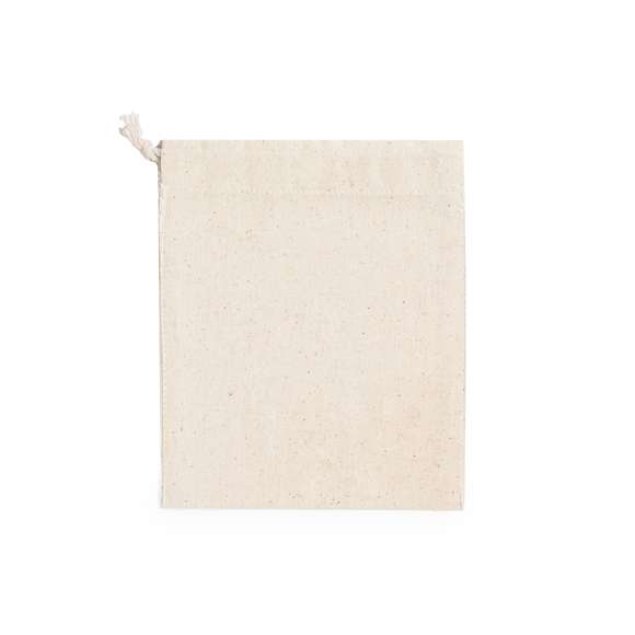 Juego de tres en raya fabricado en corcho natural. Incluye 5 fichas con forma de árbol y 5 fichas con forma de estrella. Presentado en bolsa de algodón con cierre de cordón, facilitando su almacenamiento y convirtiéndose en tablero de juego.Elaborado con elementos vegetales para así fomentar la utilización de materias primas naturales y reducir las emisiones contaminantes.