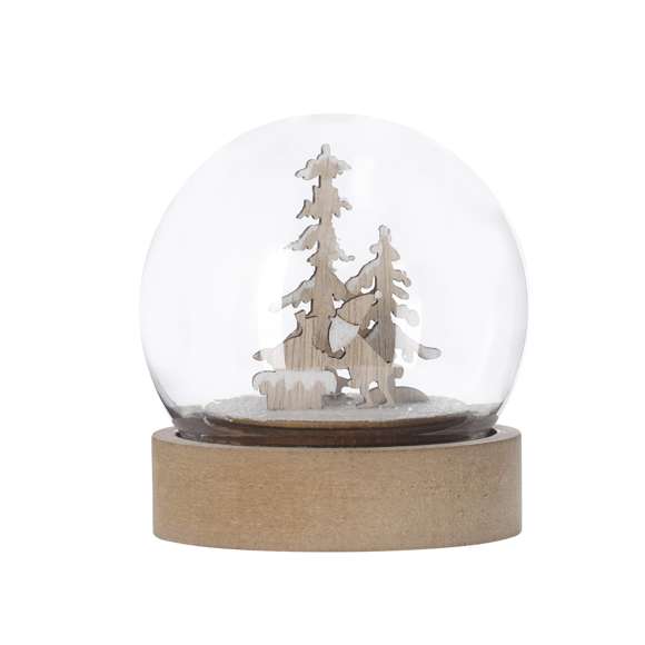 Bola iluminada con original diseño navideño. Elaborada en resistente material acrílico, con base de madera lisa para impresión. Dispone de iluminación interior con 1 LED en tono blanco. Alimentación por 3 pilas de botón, incluidas, con botón ON/OFF en la base. Elaborado con elementos vegetales para así fomentar la utilización de materias primas naturales y reducir las emisiones contaminantes.