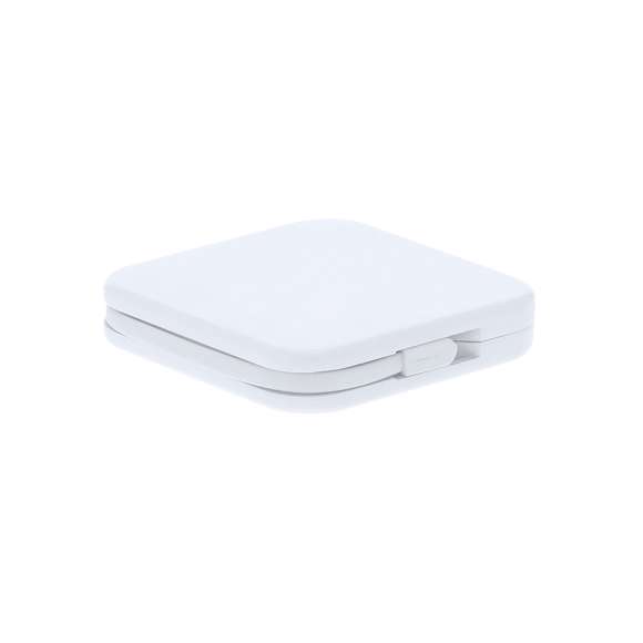 Batería auxiliar externa fabricada en resistente ABS. Con Cable de conexión Tipo C integrado. 1200 mAh. Conexión de entrada Tipo C.Las capacidades mostradas en todas nuestras baterías auxiliares externas son reales, incorporando todas ellas baterías de grado A y no recicladas, con una vida útil de al menos 500 ciclos de carga y según normativa CE. Además, están fabricadas conforme a los estándares RoHS y en cumplimiento con los siguientes requisitos de seguridad:Sistema de protección contra sobrecarga del power bank. Sistema de protección contra descarga completa que proporciona una mayor durabilidad del power bank. Sistema de bloqueo para evitar cortocircuitos. Sistema de transferencia de carga constante, acorde con la capacidad del dispositivo de destino.