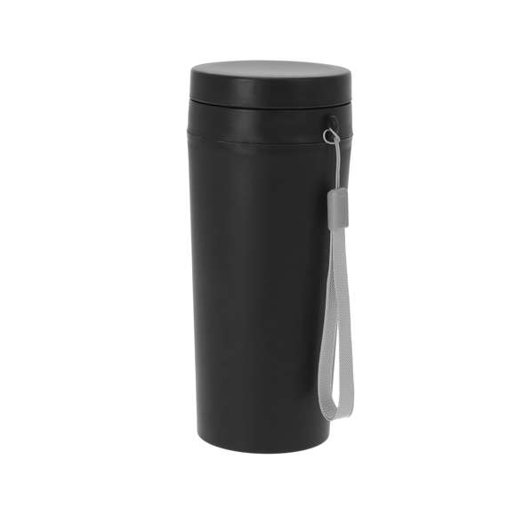 Bidón térmico fabricado en resistente PP Reciclado, con 320ml de capacidad. Con tapón de cierre hermético a rosca y cinta de transporte en color gris. El PP reciclado es un plástico reciclado y altamente reciclable, de gran resistencia y apto para multitud de aplicaciones.