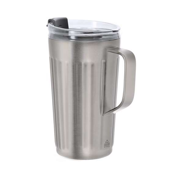 Taza térmica fabricada en Acero Inox Reciclado de doble pared y 350 ml de capacidad. Exterior en acabado biselado en color metálico mate. Incluye tapadera con sistema de cierre a presión transparente con orificio especial para pajitas, tapón de silicona y dosificador de fácil apertura abatible, libre de BPA. Base antideslizante de silicona y distintivo de Acero Inox Reciclado. El acero es uno de los materiales más demandados y que puede encontrarse casi en todas partes, desde productos de uso diario a grandes construcciones. Con innumerables propiedades, entre las que cabe destacar la durabilidad y su alto grado de reutilización, convirtiéndolo en una alternativa muy valorada en soluciones de sostenibilidad. Debidamente tratado, permite obtener nuevos recursos de infinita utilización.