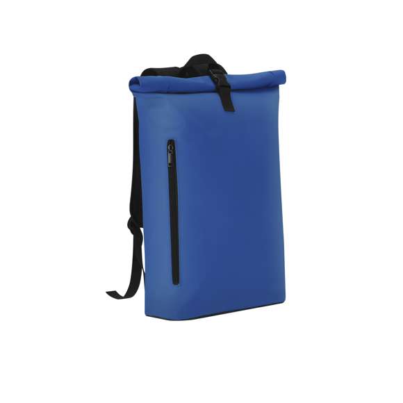 Mochila de suave PU. Con bolsillo principal y sistema de cierre de hebilla. Interior de gran capacidad con compartimento acolchado para portátiles de hasta 15 pulgadas. Con bolsillo frontal de cremallera y espalda acolchada. Cintas ajustables y acolchadas.