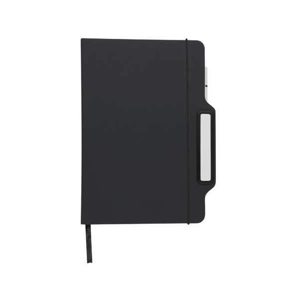 Bloc de notas soporte fabricado en suave PU. Con tapas rígidas,cuenta con soporte para smartphone en portada. Incluye bolígrafo de escritura eterna en color blanco. Con 80 hojas interiores lisas de color crema, elástico de cierre negro y marcapáginas a juego.