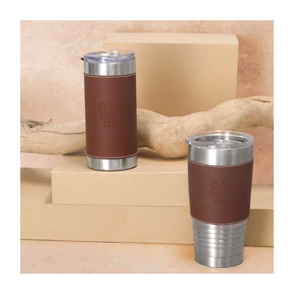 Vaso térmico fabricado en acero inox de doble pared y sofisticada PU. Con 420 ml de capacidad. Incluye elegante banda de PU, confeccionado con distinguidas puntadas blancas. Es ideal para tener en tu escritorio, mesa o en cualquier superficie donde disfrutar tranquilamente de tu bebida favorita. Incluye tapadera transparente con dosificador en tapa y de fácil apertura, libre de BPA.