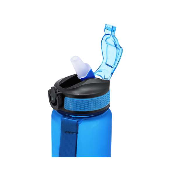 Bidón de 1L de capacidad, fabricado en resistente PETG y en acabado translúcido mate.Con indicador de capacidad en litros y onzas, junto con frases motivadoras que invitan a mantener una adecuada hidratación. Con tapón negro de rosca. Incluye dosificador con cierre de seguridad y cómoda cinta de transporte. Libre de BPA.