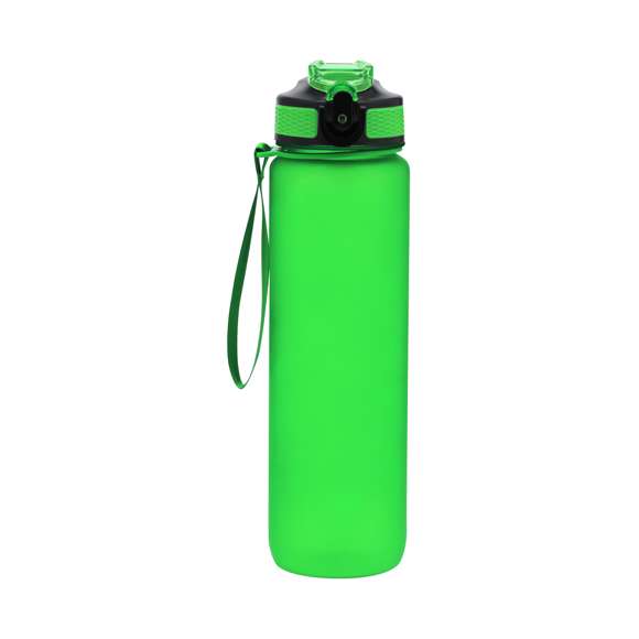 Bidón de 1L de capacidad, fabricado en resistente PETG y en acabado translúcido mate.Con indicador de capacidad en litros y onzas, junto con frases motivadoras que invitan a mantener una adecuada hidratación. Con tapón negro de rosca. Incluye dosificador con cierre de seguridad y cómoda cinta de transporte. Libre de BPA.