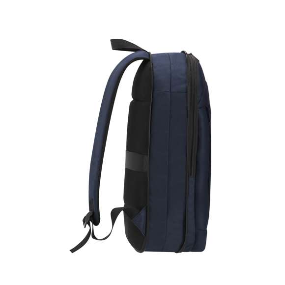Mochila extensible confeccionada en resistente PU/ poliéster 900D. Equipada con cierre de cremallera de doble tirador, con posibilidad para ampliar la capacidad. Con compartimento interior acolchado para portátil de hasta 15 pulgadas. Cómodas cintas de hombros acolchadas, transpirables y ajustables. Incluye cinta para fijarla en trolley y maletas.