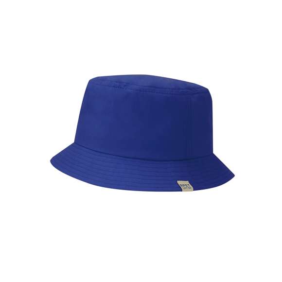 Gorro estilo Bob con Protección Solar UPF50+  fabricado en RPET. Su sistema de protección solar UPF50+, bloquea hasta el 98% de los rayos UV, proporcionando una barrera eficaz contra los daños solares y garantizando la seguridad de tu piel durante exposiciones prolongadas.Su diseño incluye tejido transpirable,  suave forro interior para mayor comodidad y cinta ajustable interior que garantiza un ajuste preciso y seguro.