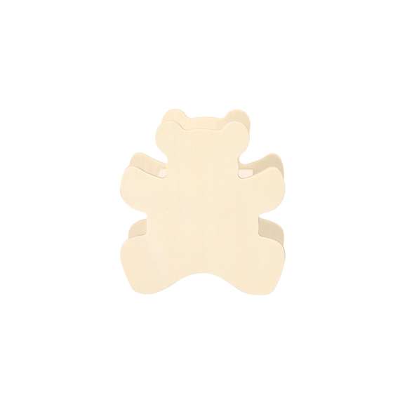 Hucha fabricada en madera natural con diseño de animales. Incluye ceras de colores que permite personalizar el diseño de cada hucha.  Incorpora práctico agujero inferior para acceder fácilmente a los ahorros sin necesidad de romperla.