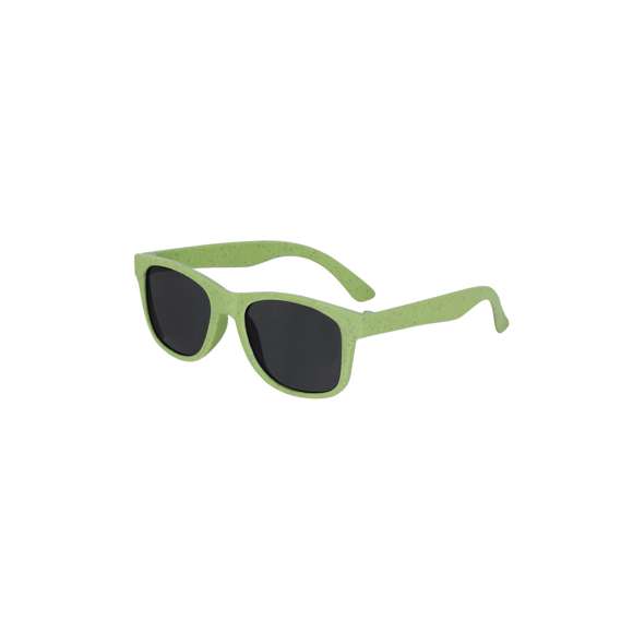 Gafas de sol de niño fabricadas en caña de trigo. Con protección UV400 y lentes en color negro. Con distintivo Wheat Straw.La Caña de Trigo fomenta la utilización de materias primas naturales, reduciendo así las emisiones contaminantes.