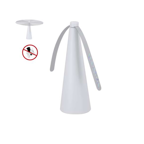 Ventilador Antimoscas diseñado para mantener los insectos alejados de forma eficiente y sin ruido. Incorpora dos aspas equipadas con 9 líneas plateadas de efecto UV que generan un patrón visual efectivo para repeler moscas y otros insectos.Su base cónica garantiza estabilidad en cualquier superficie. Con botón de encendido/apagado. Totalmente portátil. Ideal para emplear en interiores o al aire libre. Funciona con 2 pilas AA (no incluidas).