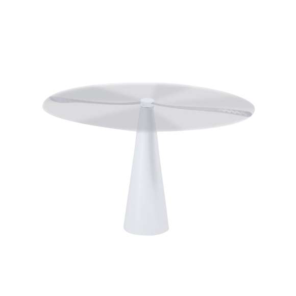 Ventilador Antimoscas diseñado para mantener los insectos alejados de forma eficiente y sin ruido. Incorpora dos aspas equipadas con 9 líneas plateadas de efecto UV que generan un patrón visual efectivo para repeler moscas y otros insectos.Su base cónica garantiza estabilidad en cualquier superficie. Con botón de encendido/apagado. Totalmente portátil. Ideal para emplear en interiores o al aire libre. Funciona con 2 pilas AA (no incluidas).