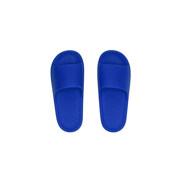 Par de chanclas fabricadas en EVA. Suela plana hecha de resistente EVA para una alta durabilidad y tira de empeine ergonómica fabricada a juego. Tallas 36-37, 38-39, 40-41, 42-43 y 44-45.