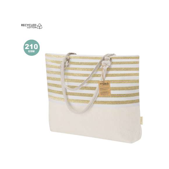 Bolsa en algodón reciclado de 210 g/m2. Diseño a rayas color blanco en combinación con rayas doradas con efecto glitter y parte lisa en color natural. Asas largas en estilo cordón, reforzadas con argollas metálicas. Incluye etiqueta exterior con distintivo algodón reciclado.
